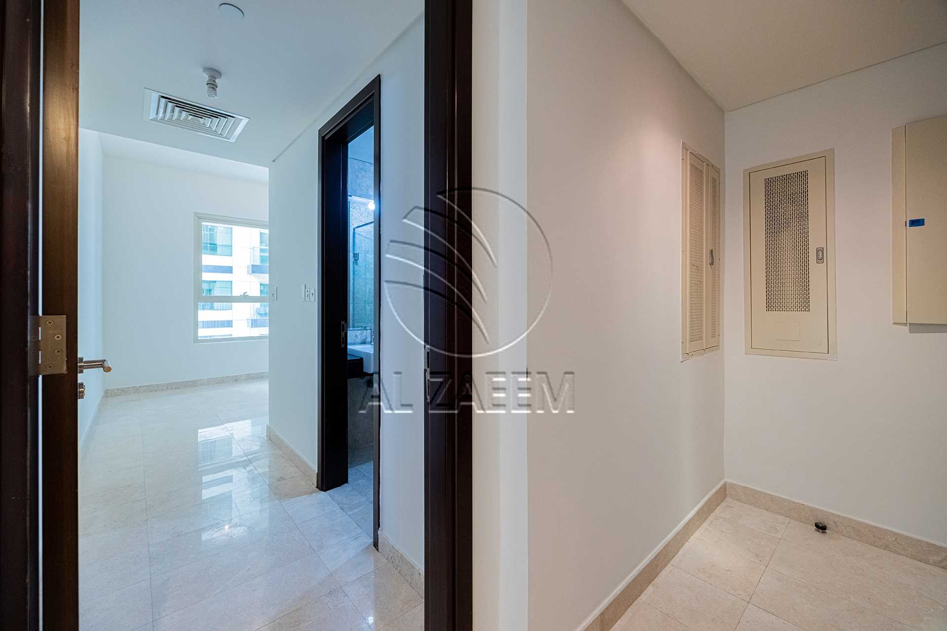 √ High Level | Vacant | Sea and Skyline Views √