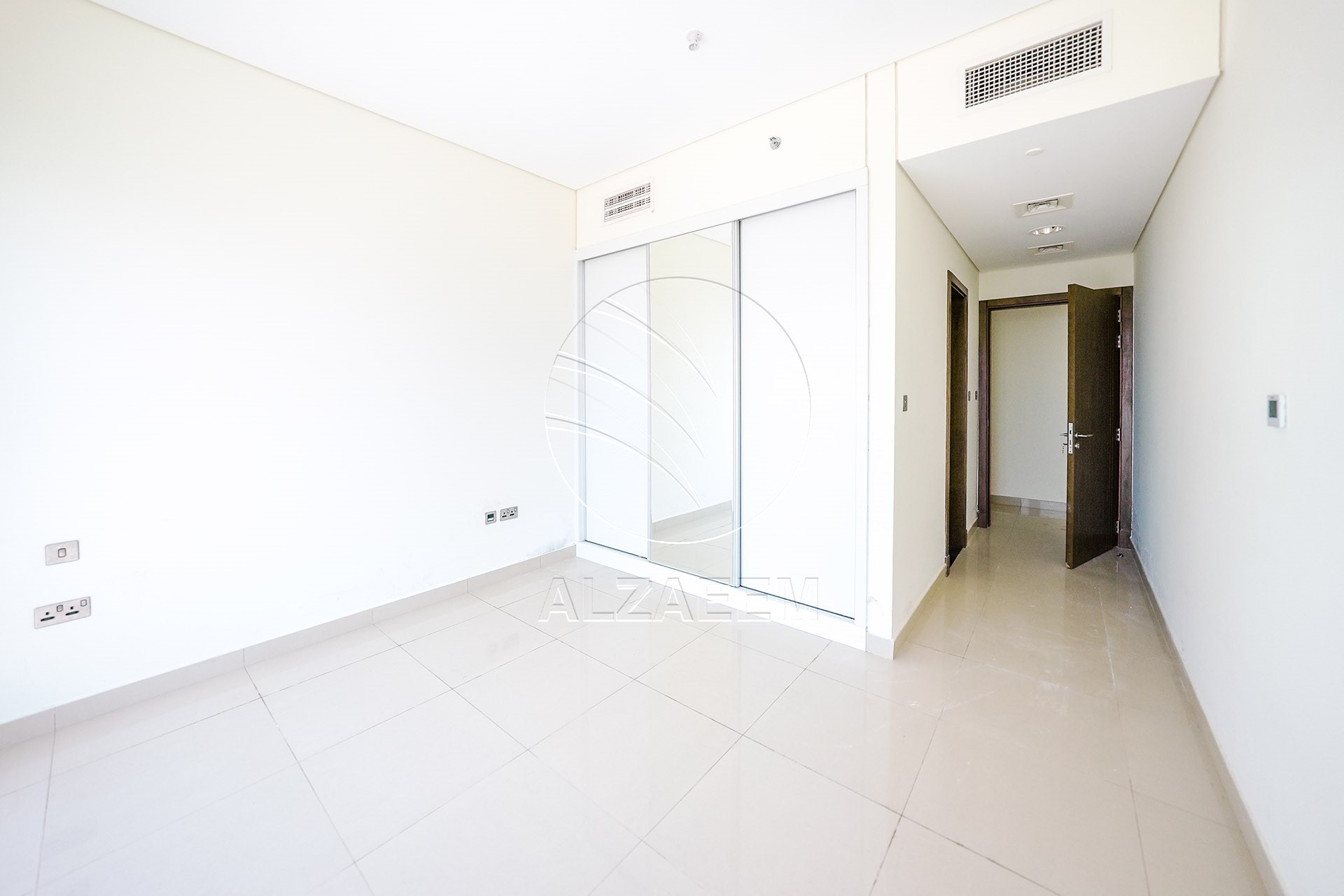 TOP FLOOR | Full Sea View | Move-in Ready
