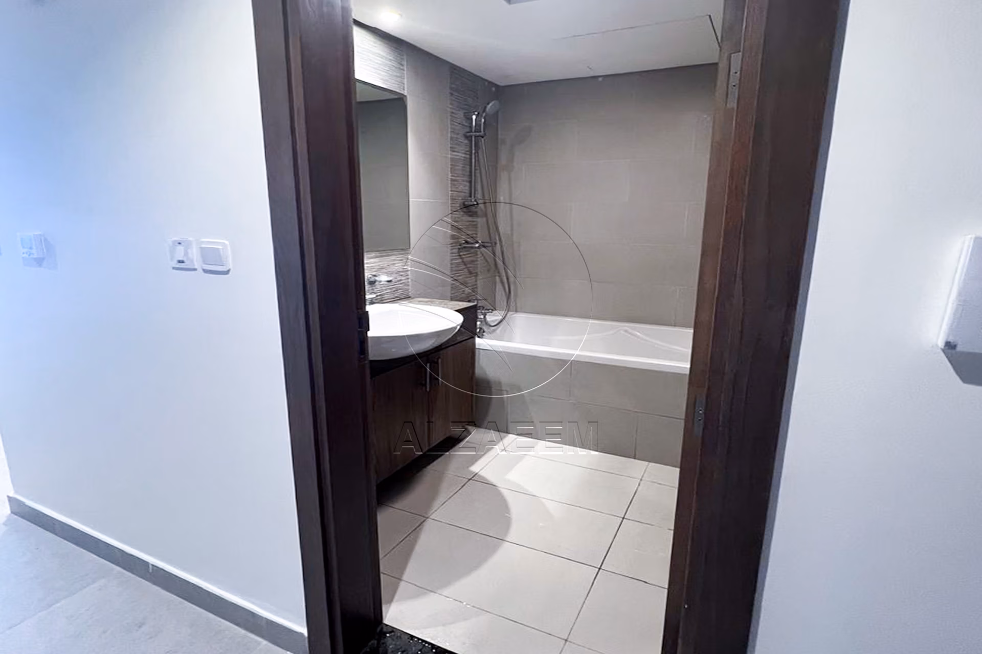 VACANT! Open View | Prime Address | High Level