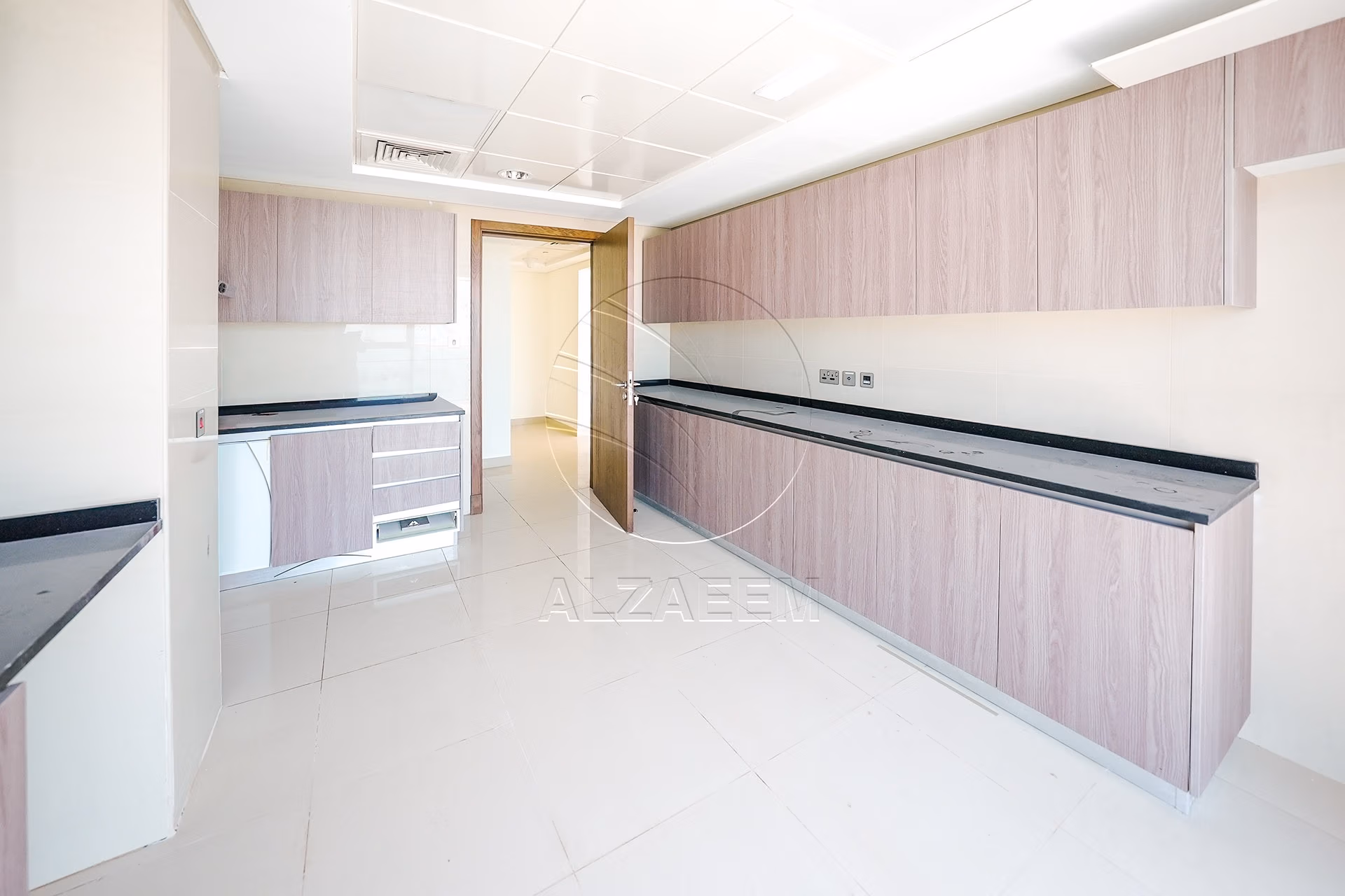 TOP FLOOR | Full Sea View | Move-in Ready