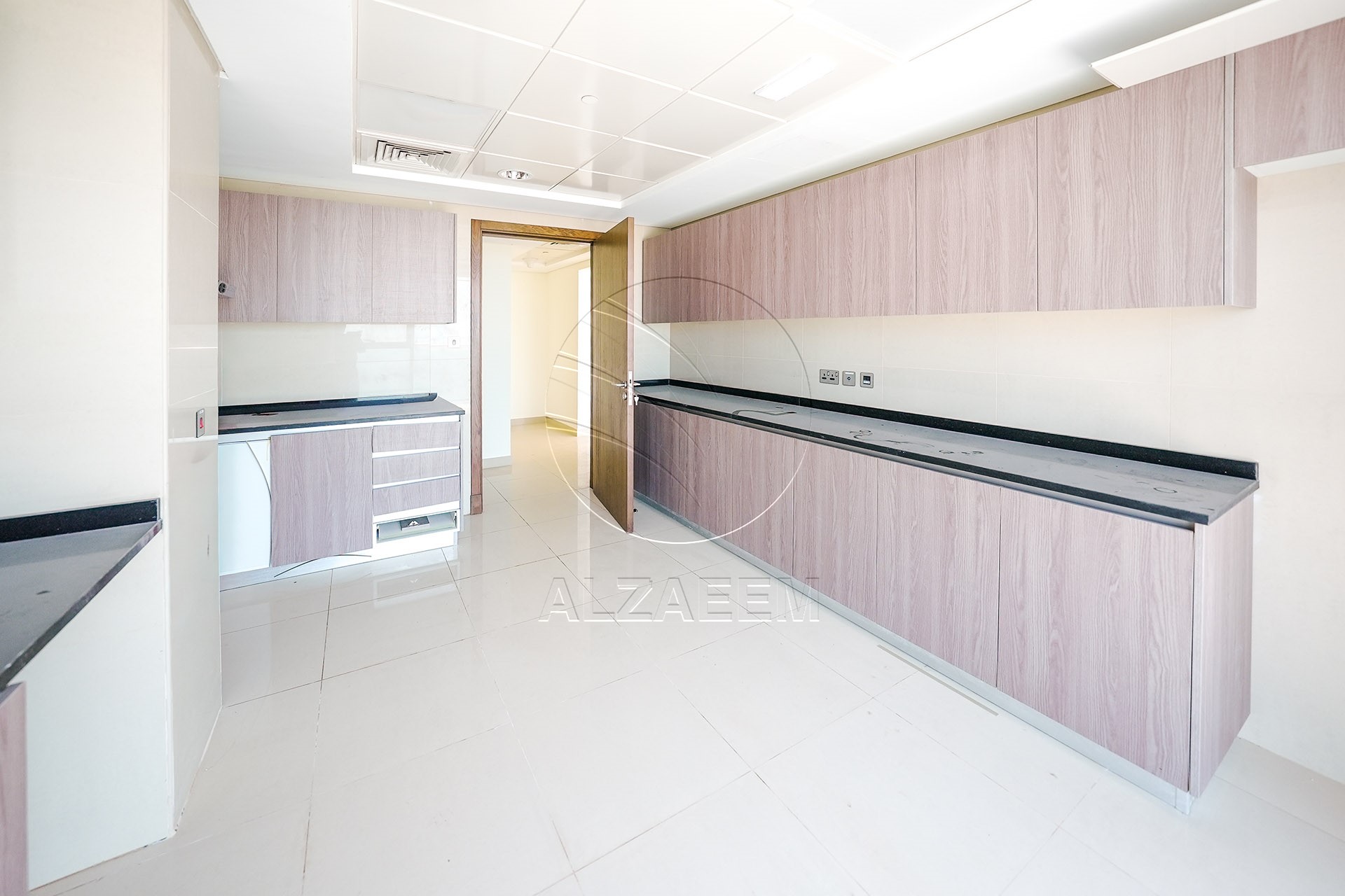 TOP FLOOR | Full Sea View | Move-in Ready