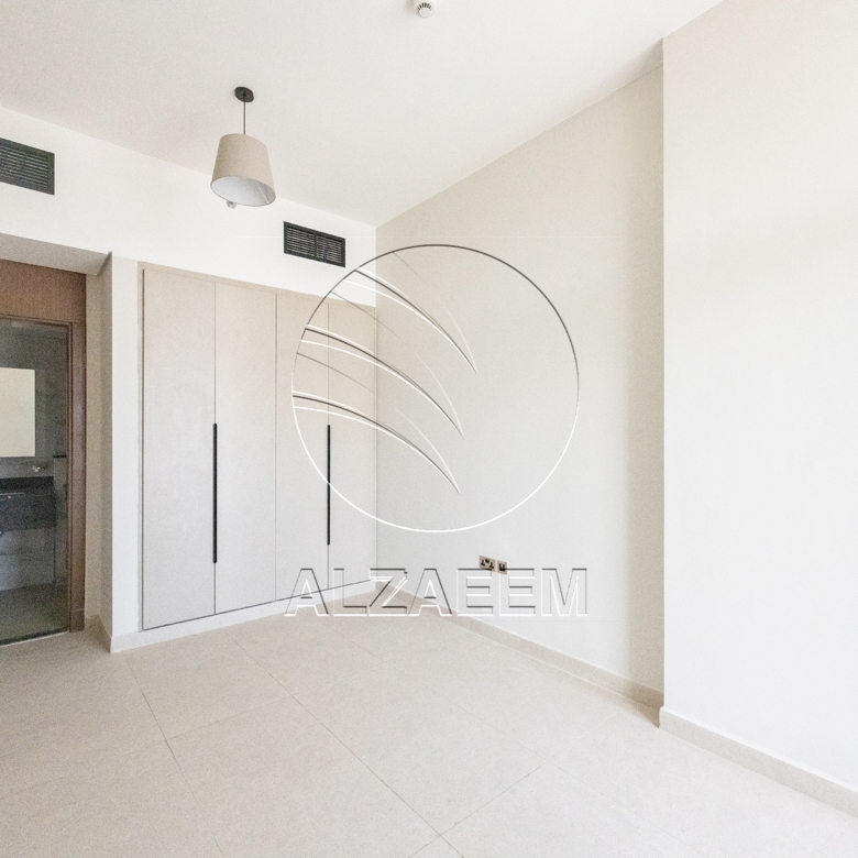 √ Move in Ready | Corner Layout | Prime Location √