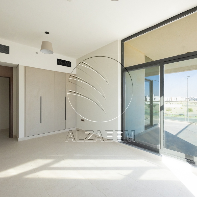 √ Move in Ready | Corner Layout | Prime Location √