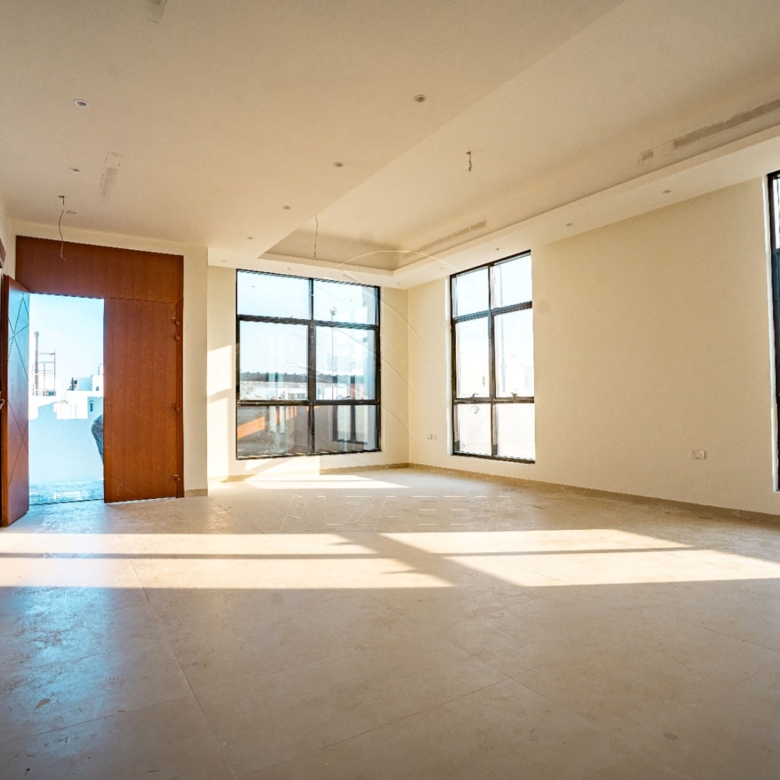 √Single Row l Landscaped l 2Y Maintenance free√