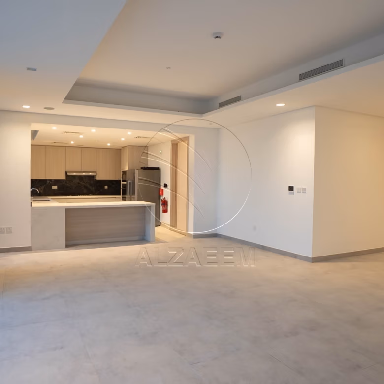 High Quality Upgraded Villa | Single Row | VACANT