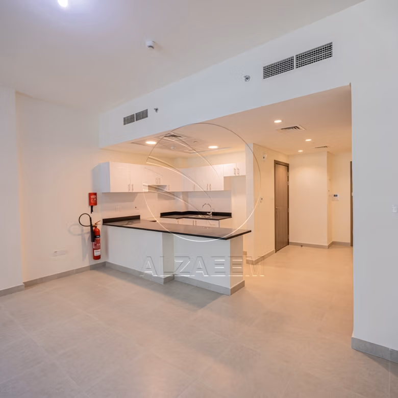 √VACANT NOW | Furnished | Mid Level√