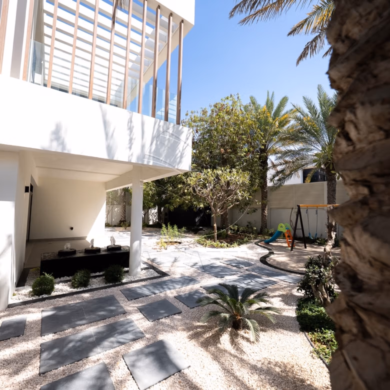 √Corner Unit | 5BR Villa with Pod | 2 Majlis√