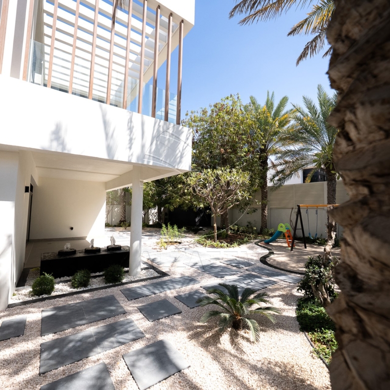 √Corner Unit | 5BR Villa with Pod | 2 Majlis√