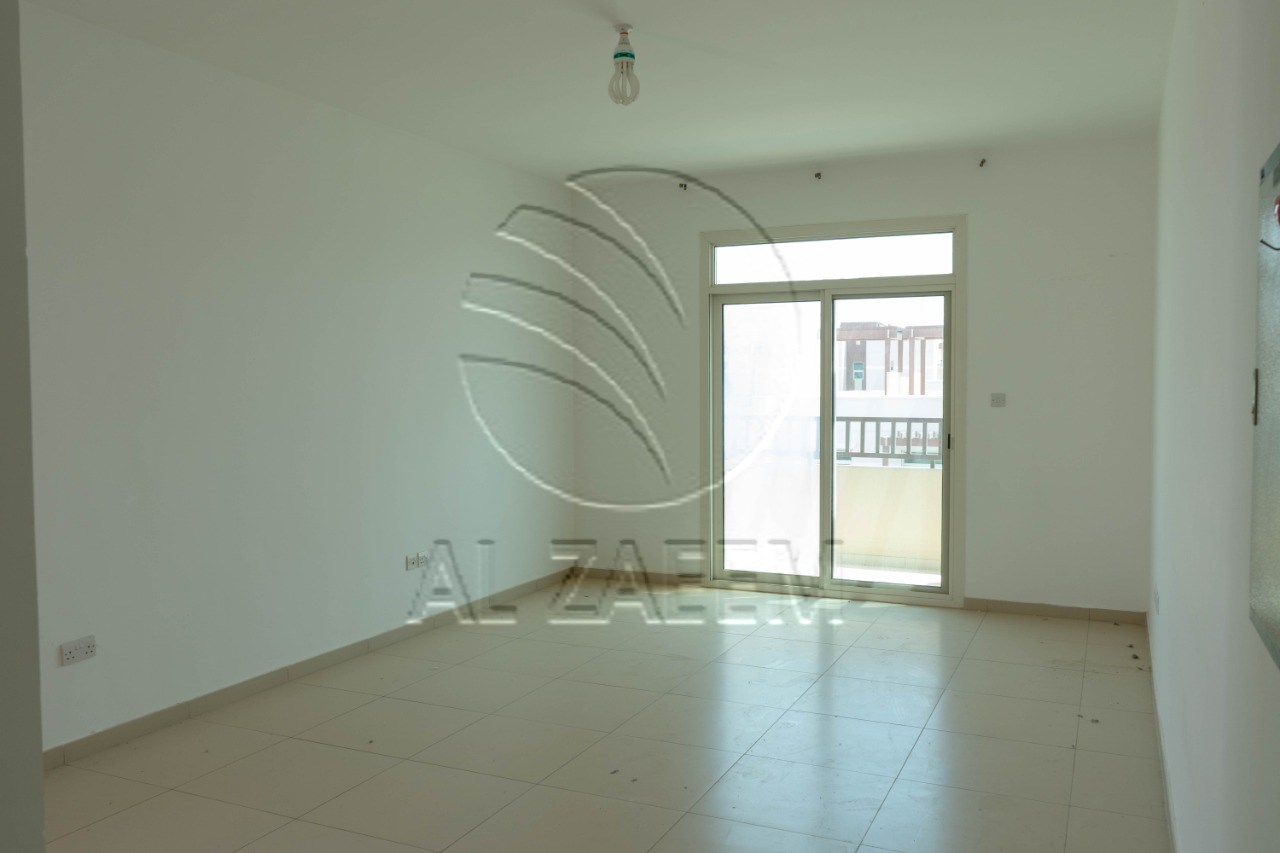 Studio with Balcony | Road View | Tenanted