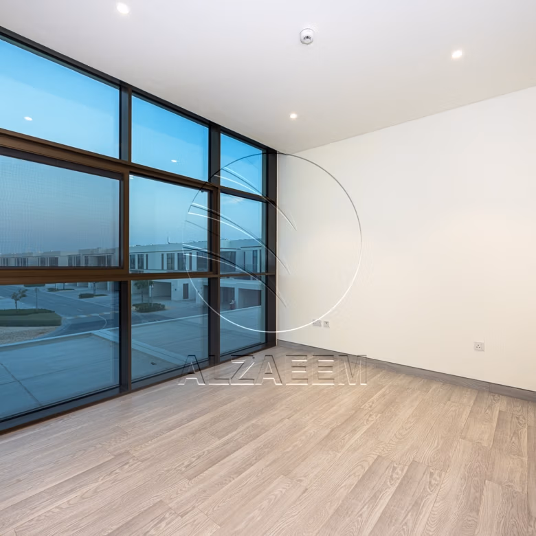 √Standard SR TH -Modified | Extended Living Room√