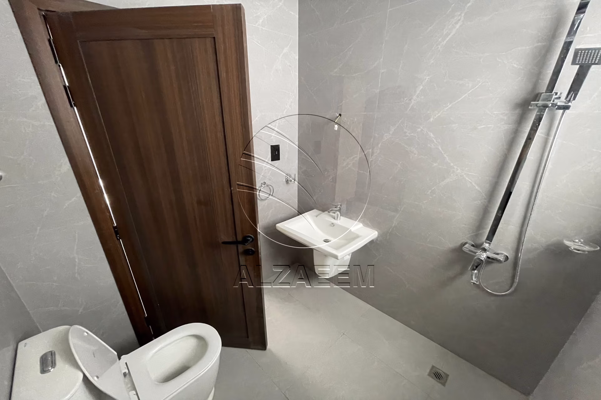 √ Mixed Use Villa | 5 Master Bedrooms | Majlis √