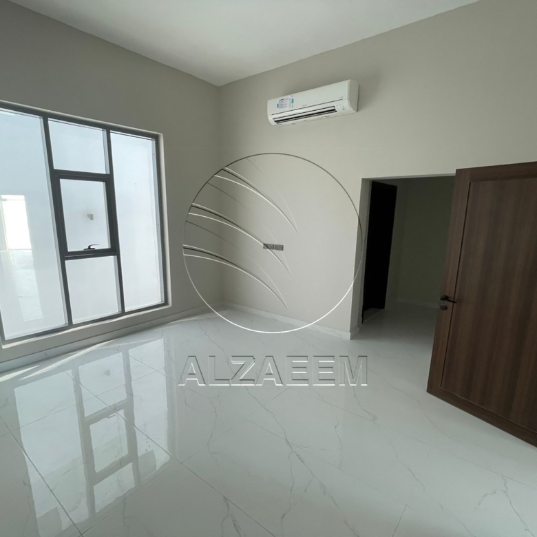 √ Mixed Use Villa | 5 Master Bedrooms | Majlis √