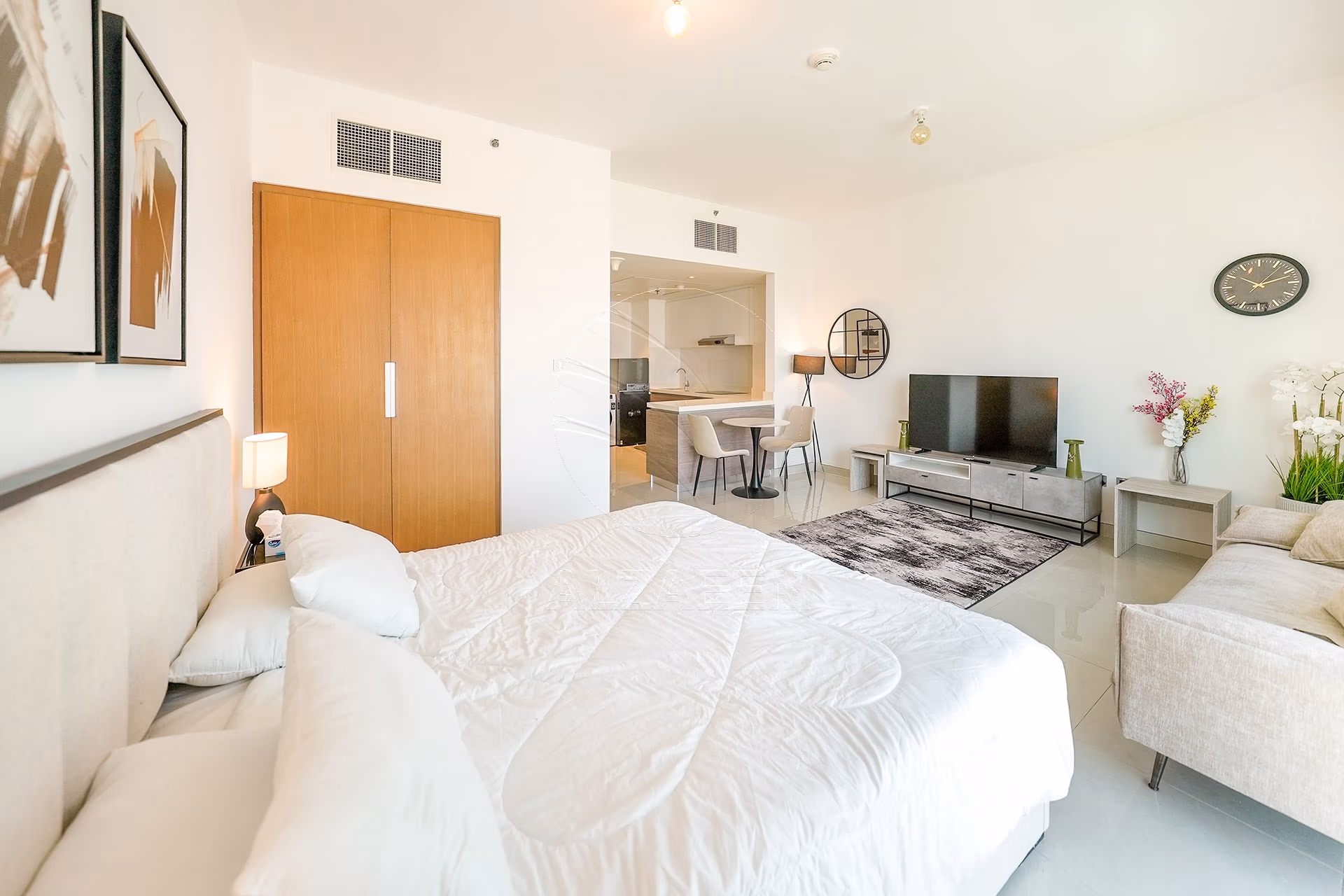 √ EXCLUSIVE + VACANT! Elegantly Furnished Studio √