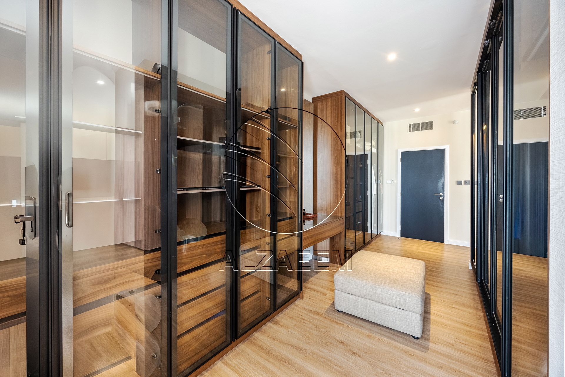 VACANT! 4BR Penthouse | Luxury Living