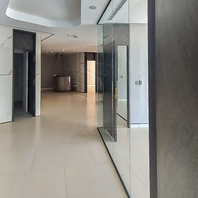 High-Level 2 Fitted Office Facing the Canal