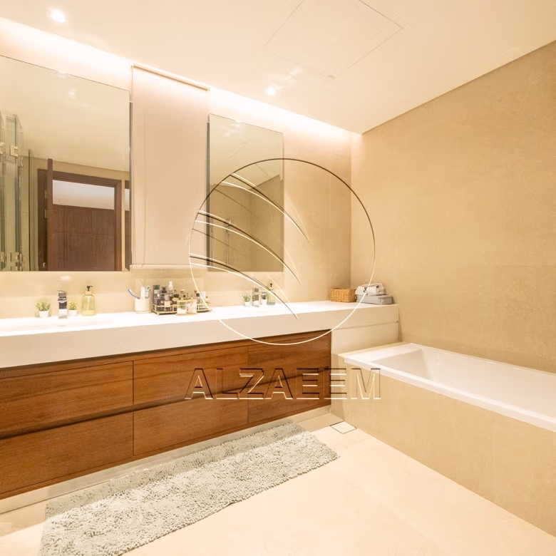 CORNER 5BR Villa with Pool | Landscaped Garden