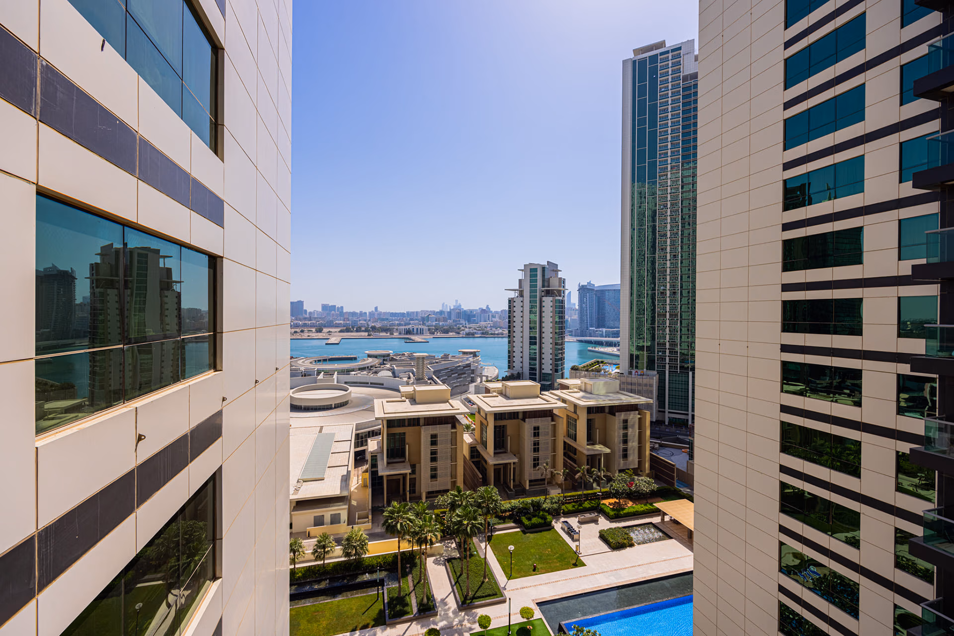 √High Floor | Balcony | Pool and Partial Sea View√