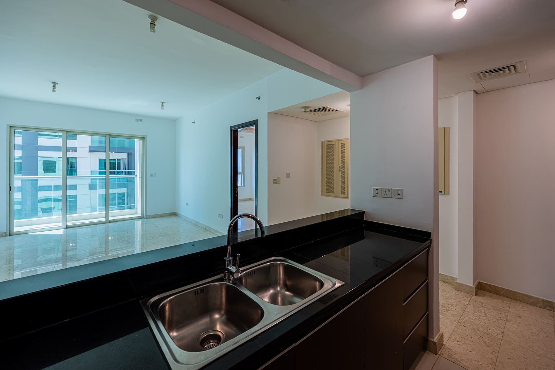 √High Floor | Balcony | Pool and Partial Sea View√