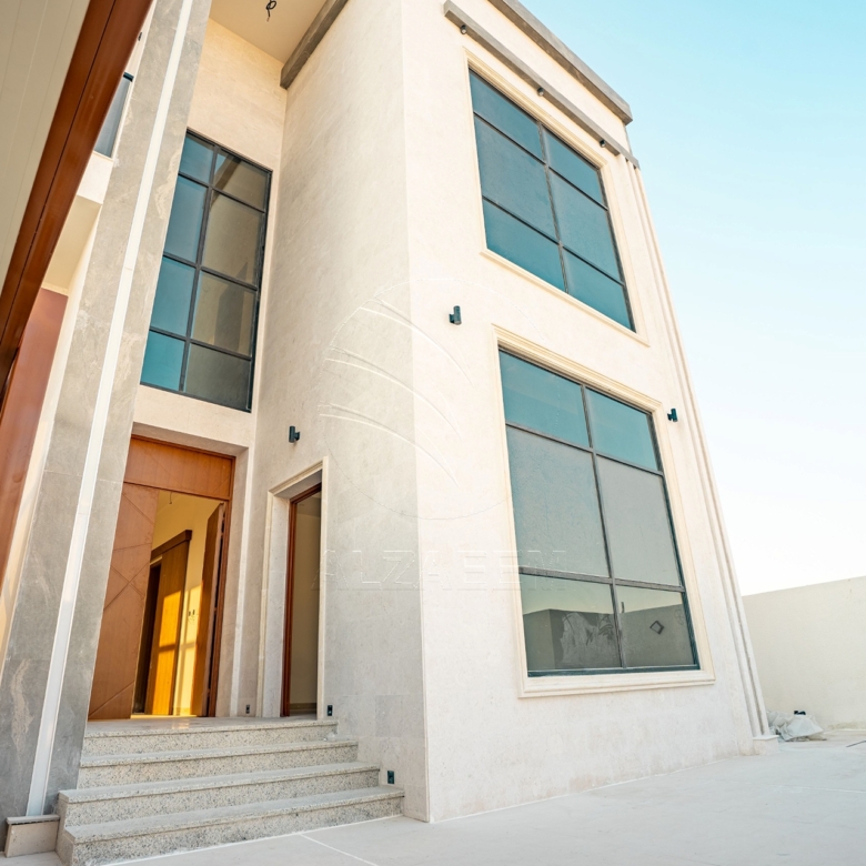 √Single Row l Landscaped l 2Y Maintenance free√