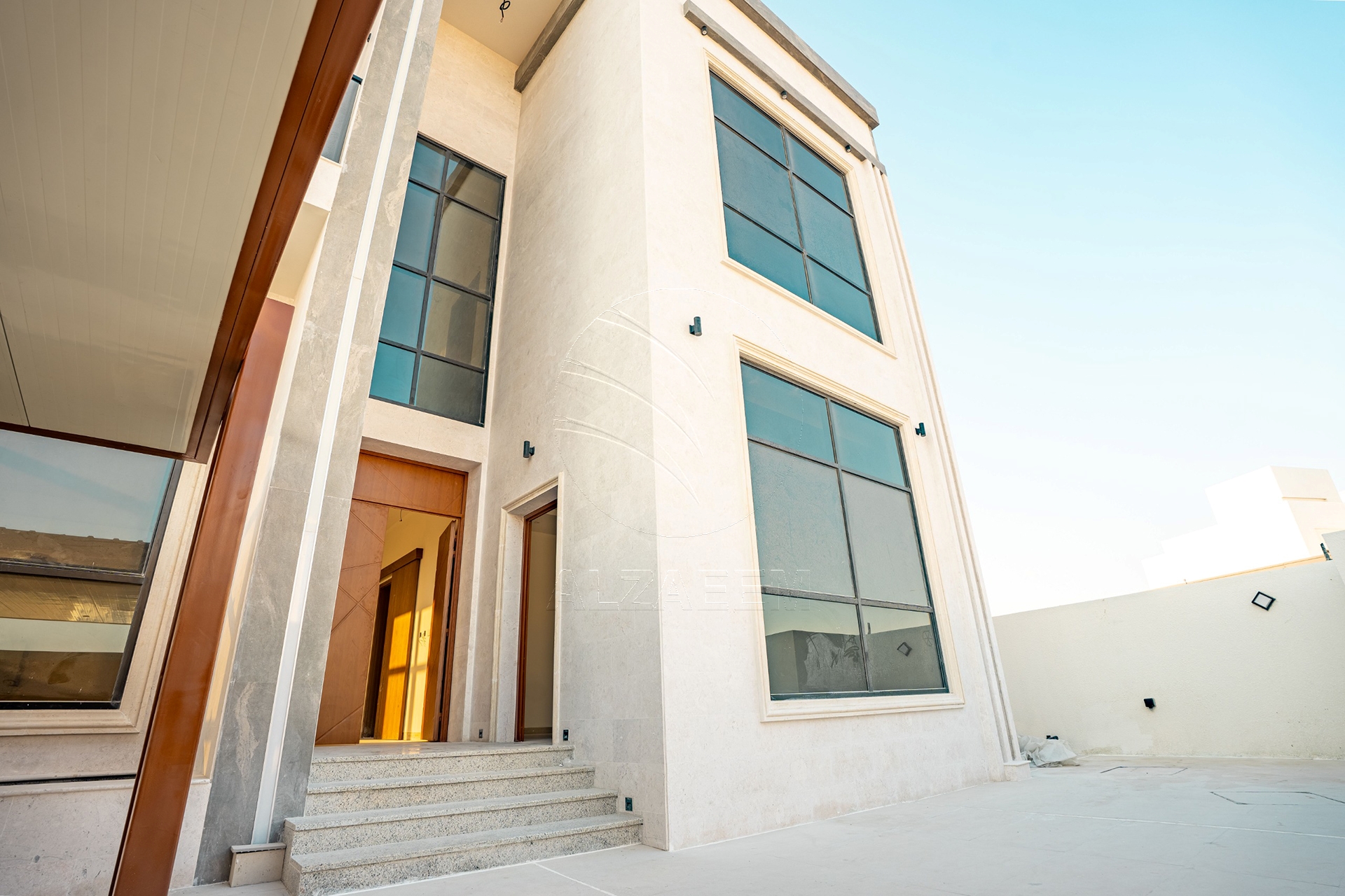 √Single Row l Landscaped l 2Y Maintenance free√