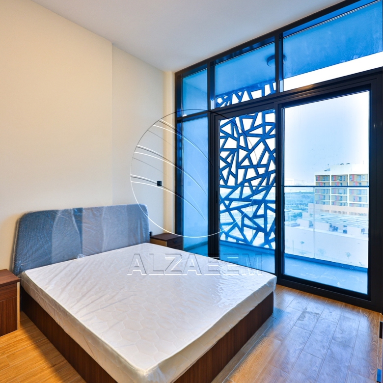Furnished Unit + Balcony | High Floor | Rente