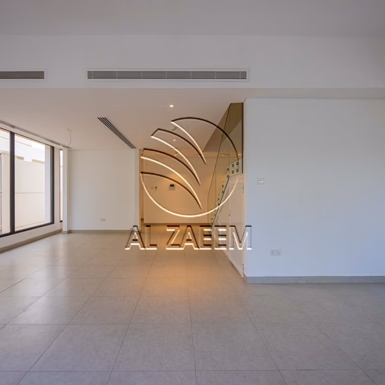 Single Row | Prime Location | VACANT!