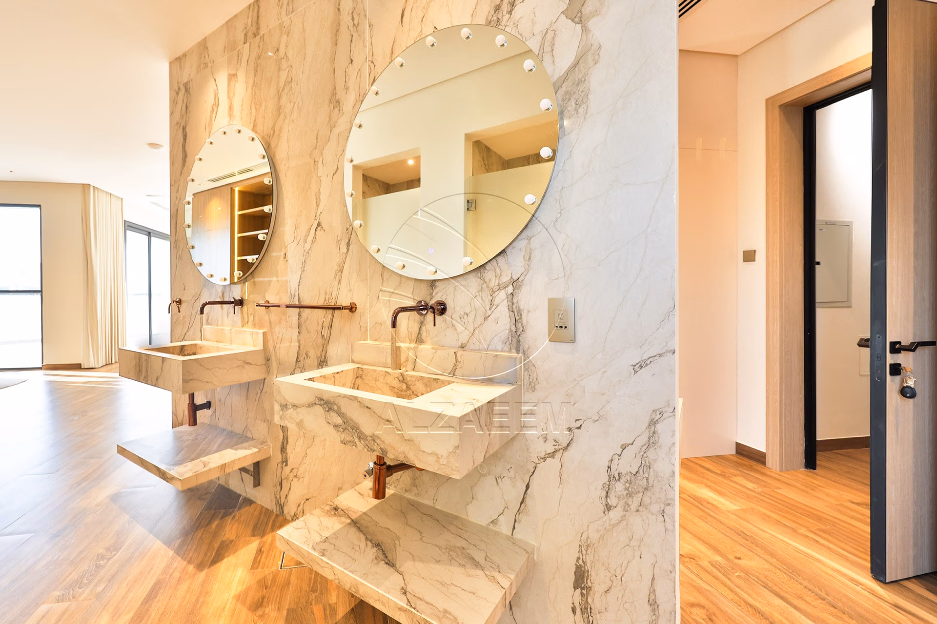 √ Single Row End | High Ceiling | Luxury Living √