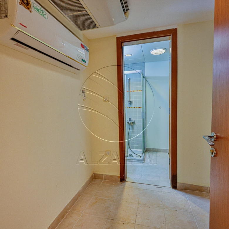 √ Private Pool | Type A | Tenanted | CORNER √