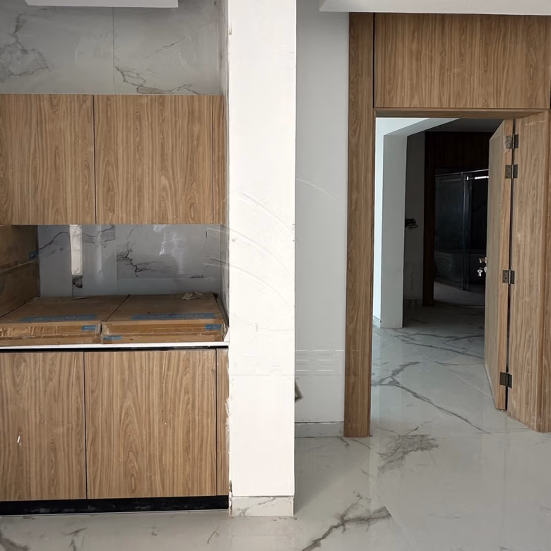 √ Single Row | Biggest Plot | 5BR+Lift+Pool √