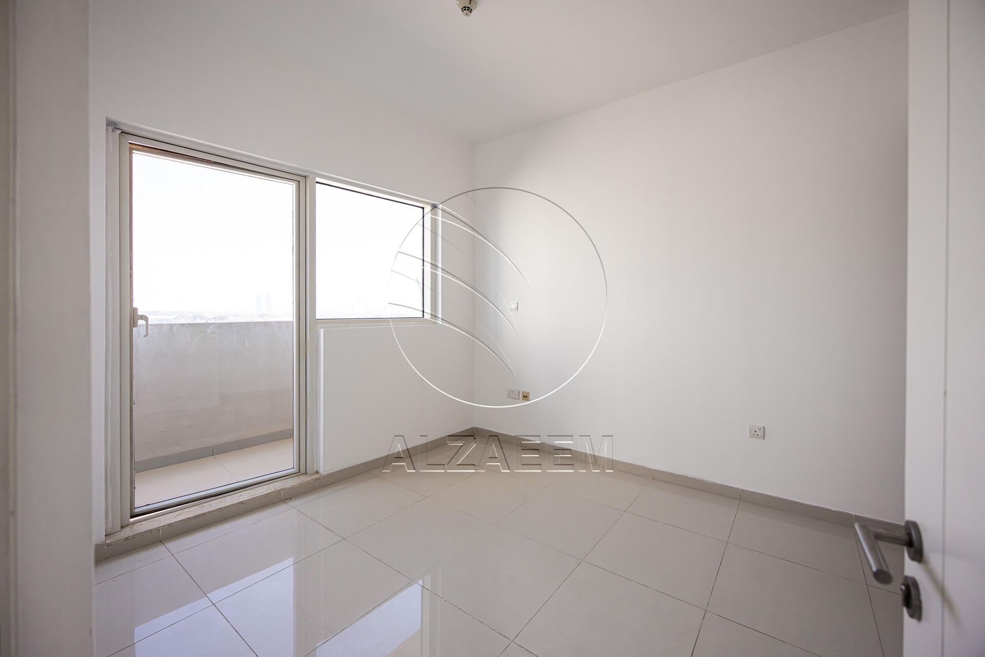 VACANT 1BR+Storage | Partial Sea View | Furnished