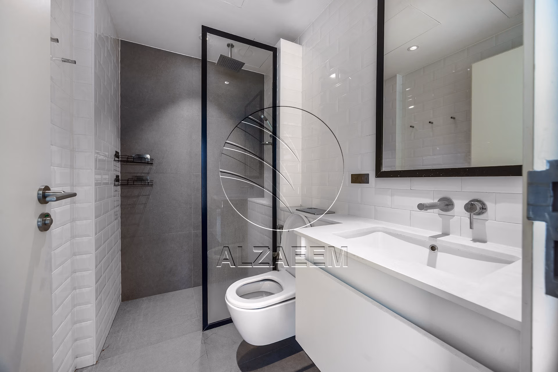 Vacant High Level Unit with Partial Sea View