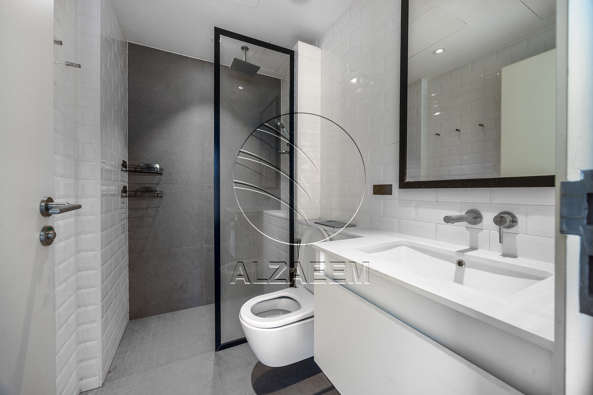 Vacant High Level Unit with Partial Sea View