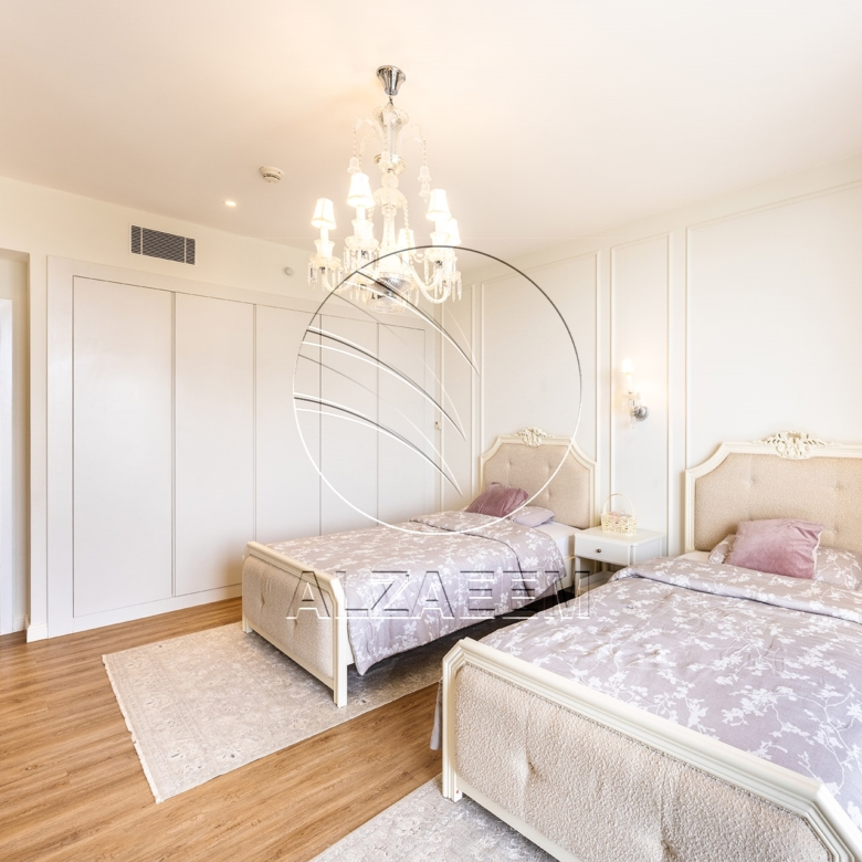 VACANT! 4BR Penthouse | Luxury Living