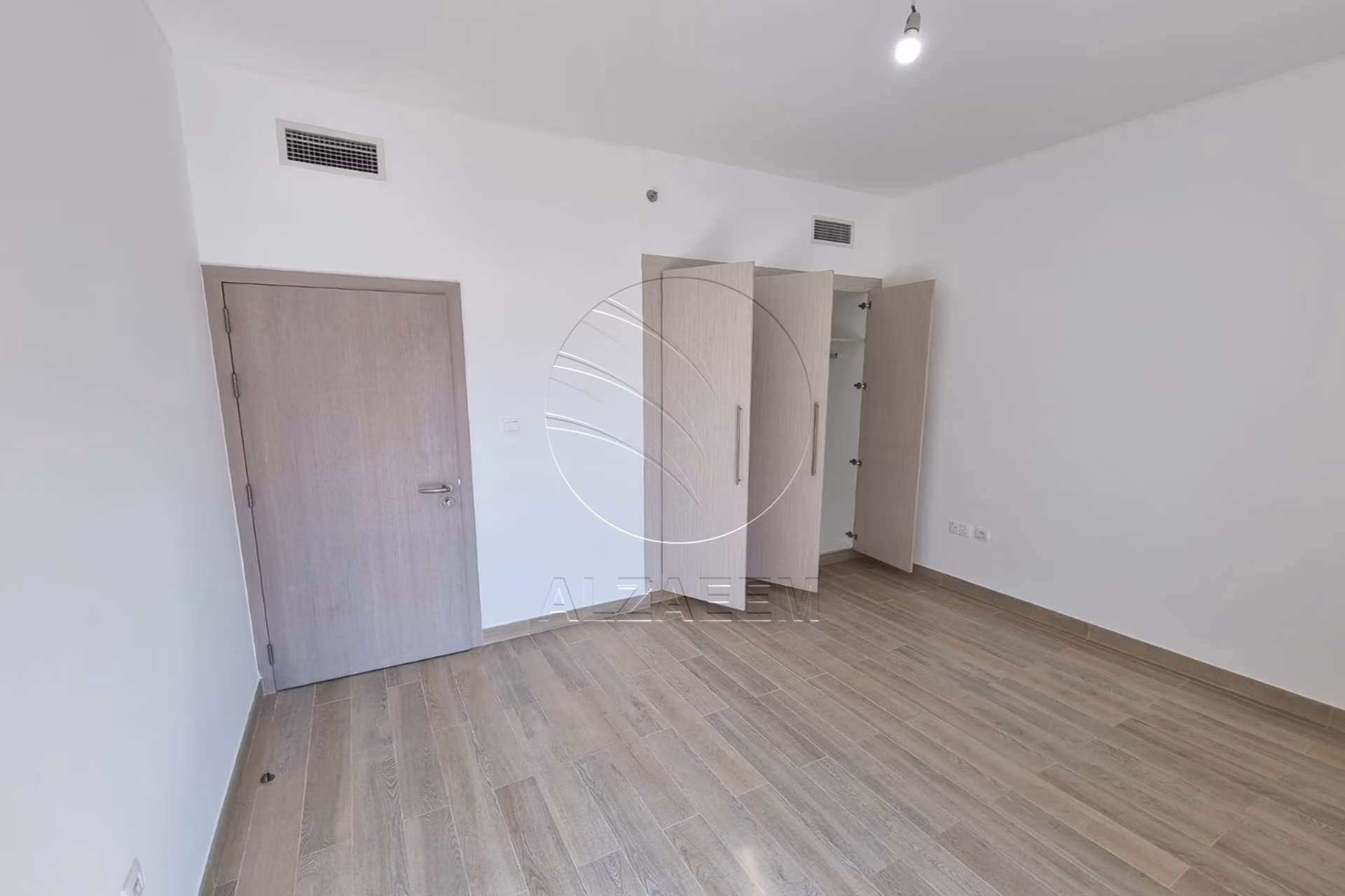 √Hot Deal! FULL CANAL VIEW | Vacant | Big Layout√