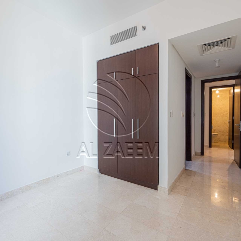 √ High Level | Vacant | Sea and Skyline Views √