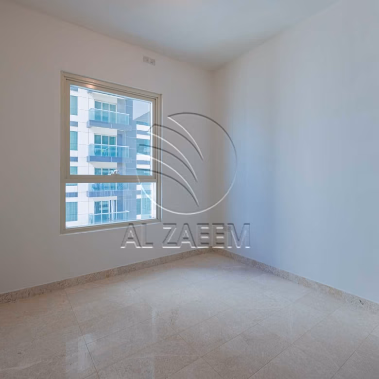 √ High Level | Vacant | Sea and Skyline Views √
