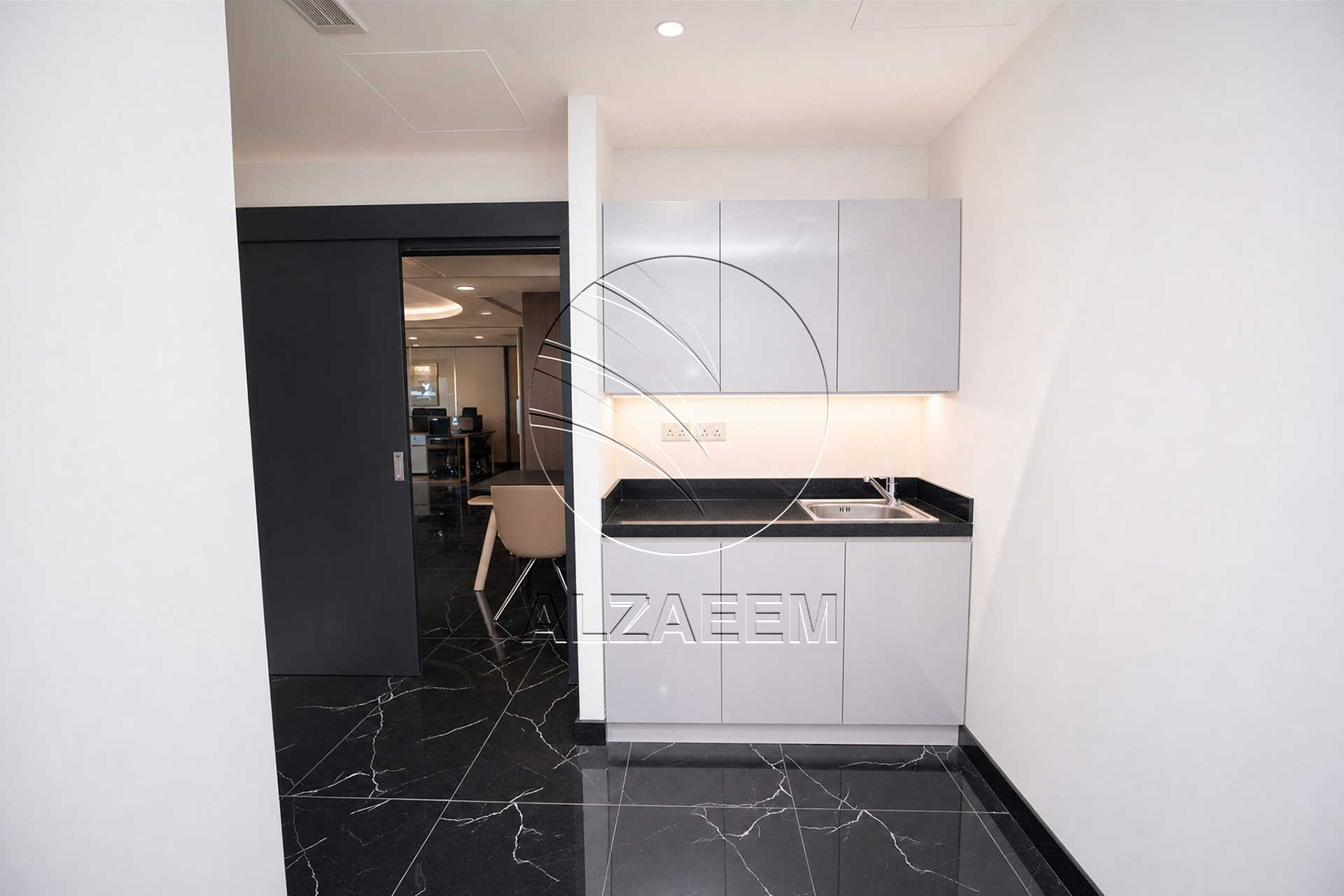 √Fully Fitted Office | Mid Level | 148.09 Sqm√