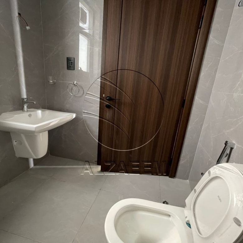√ Mixed Use Villa | 5 Master Bedrooms | Majlis √