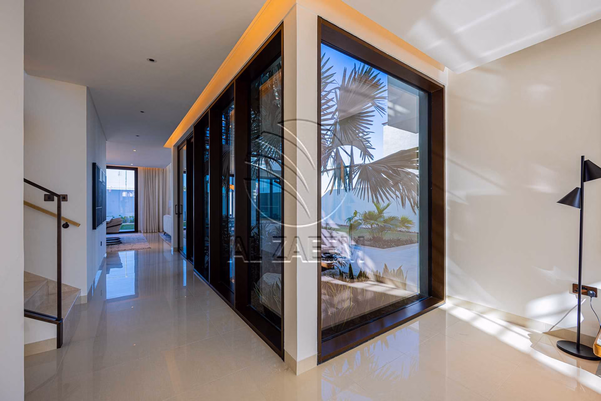 Luxury Living | High Ceiling | Single Row Corner