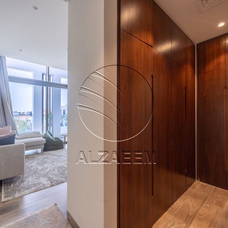 CORNER 5BR Villa with Pool | Landscaped Garden