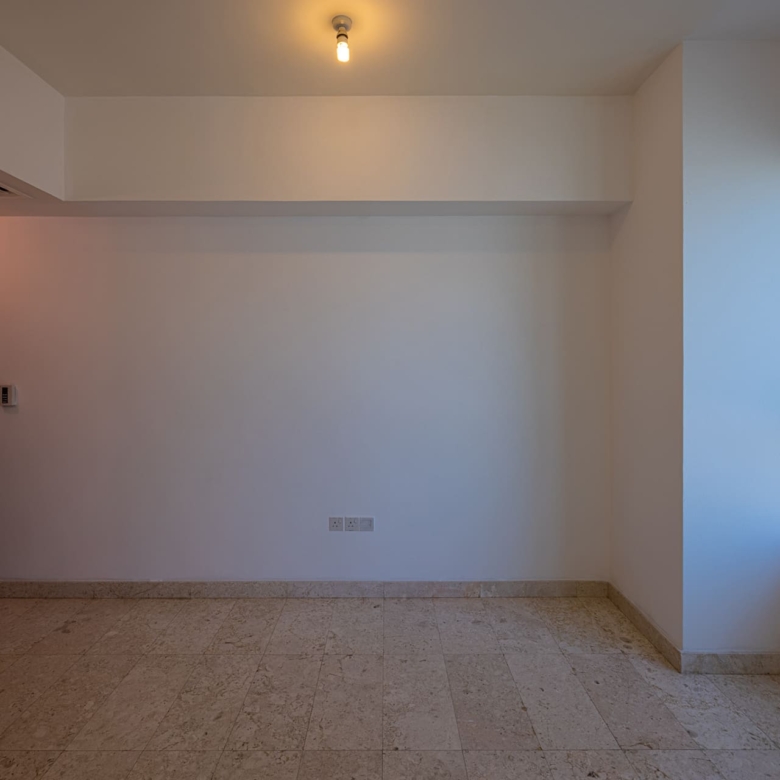 √High Floor | Balcony | Pool and Partial Sea View√