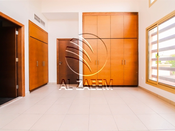 VACANT! Spacious Layout | Double row middle