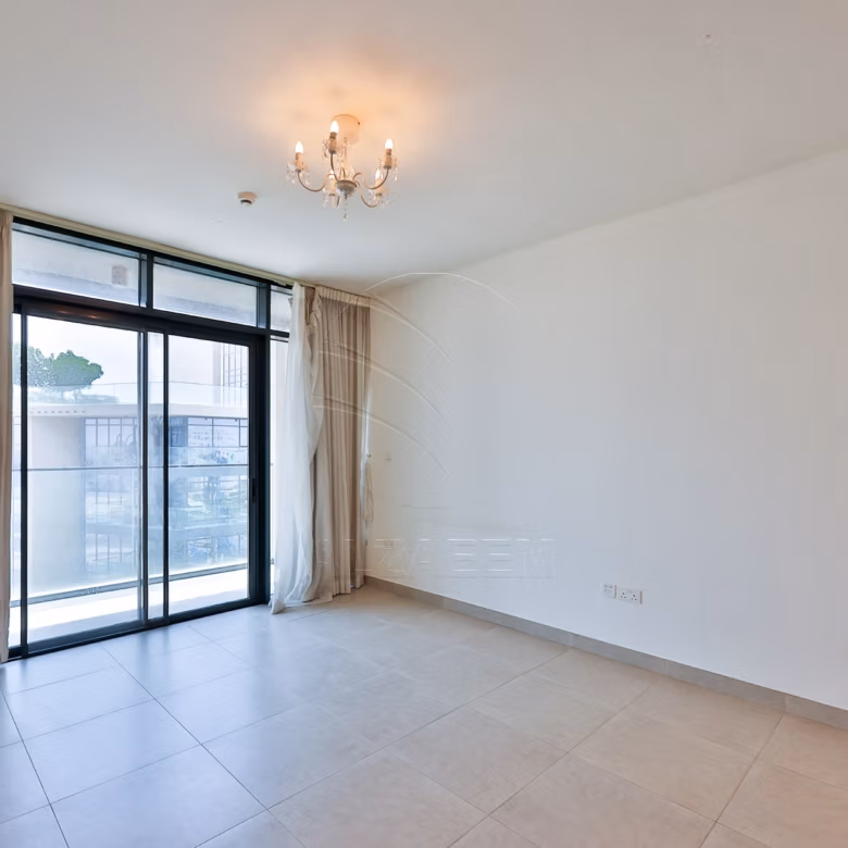 High Floor | White Goods Available | Move-in Ready