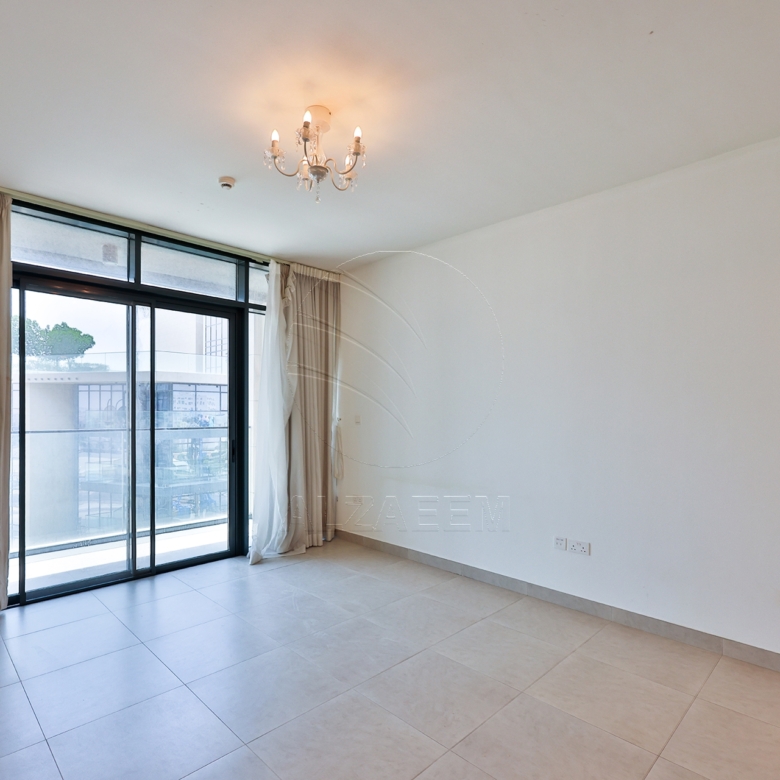 High Floor | White Goods Available | Move-in Ready