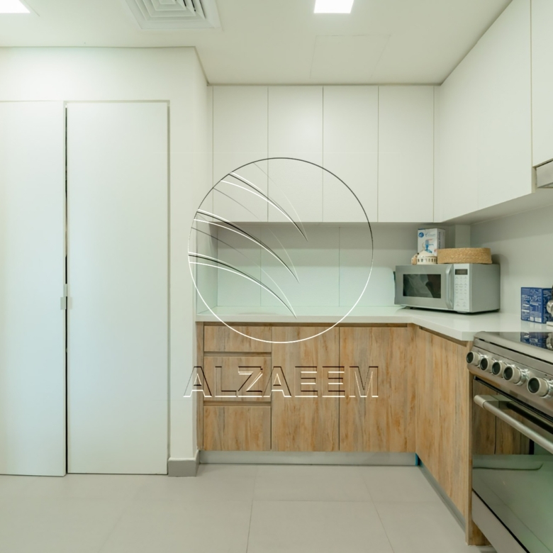VACANT! Corner | Single Row | Fully Furnished