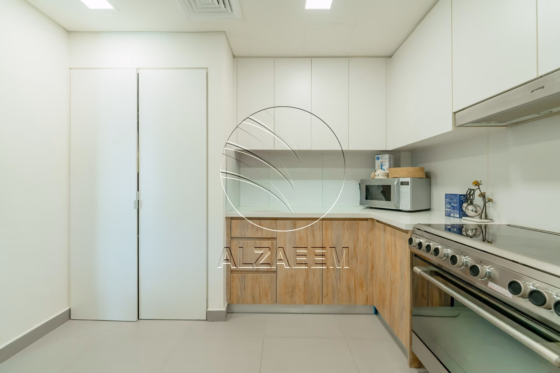 VACANT! Corner | Single Row | Fully Furnished
