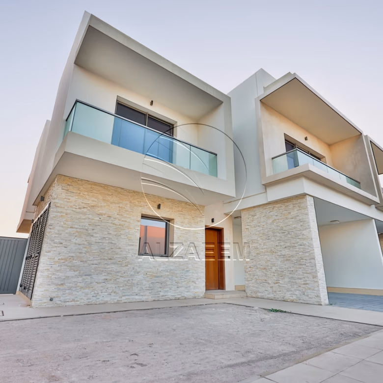 Single Row Corner | Ready to Move | PRIME LOCATION