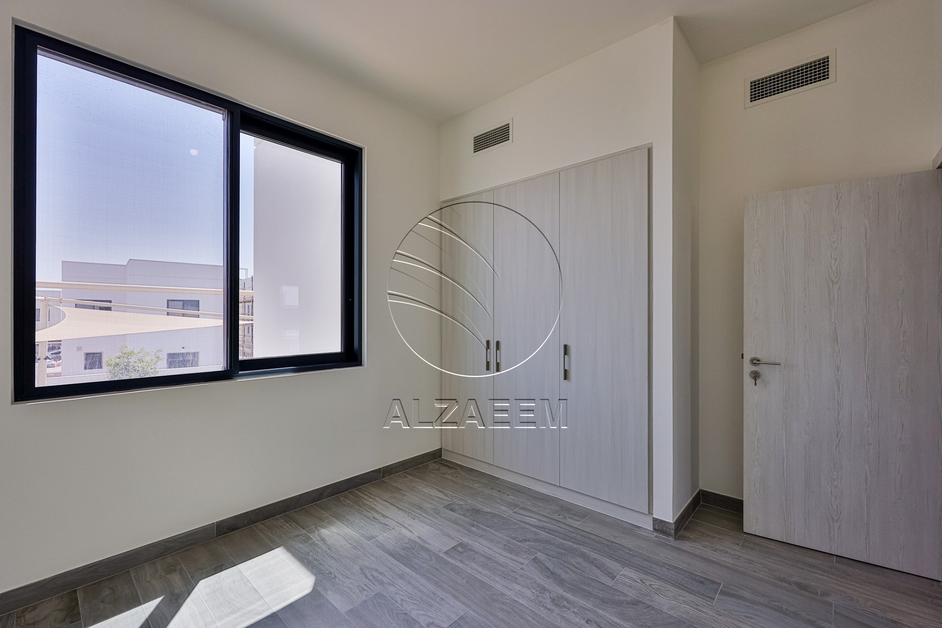 Double Row | Mid Unit | A New Family Home!