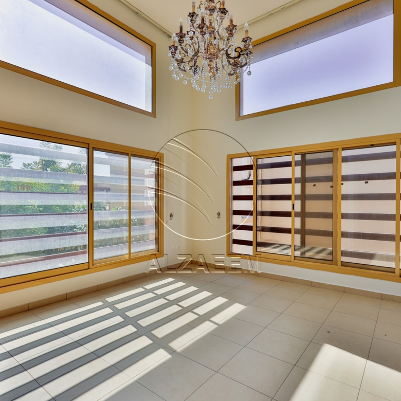 Vacant | Private Pool | For Investment or End Use
