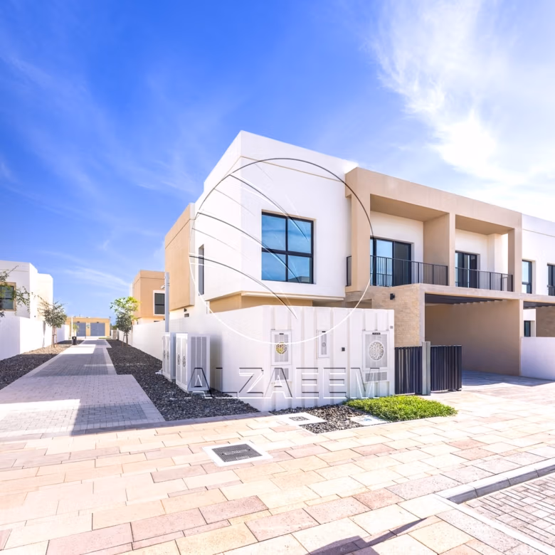 √Corner Unit | Double Row | Move-in Ready√